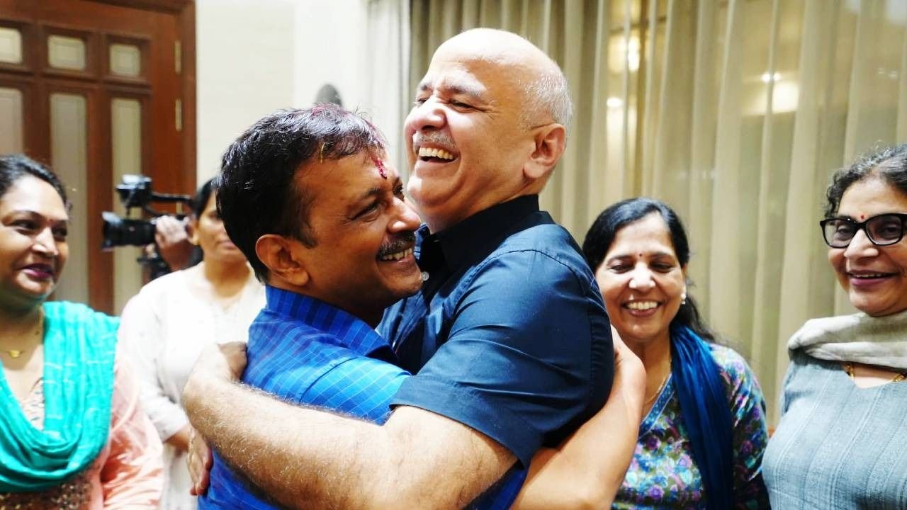 arvind kejriwal and manish sisodia 1726386670894 16 9 cNos1v