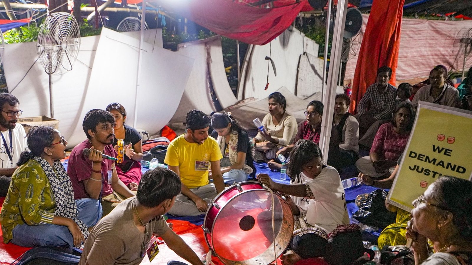 kolkata junior doctors protest 1726637485954 16 9 mVNi81