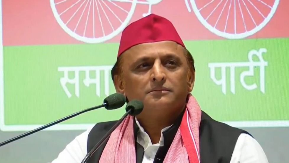 samajwadi party president akhilesh yadav stokes controversy equates hindu seers with mafias 1726136436869 16 9 Ow3qX5