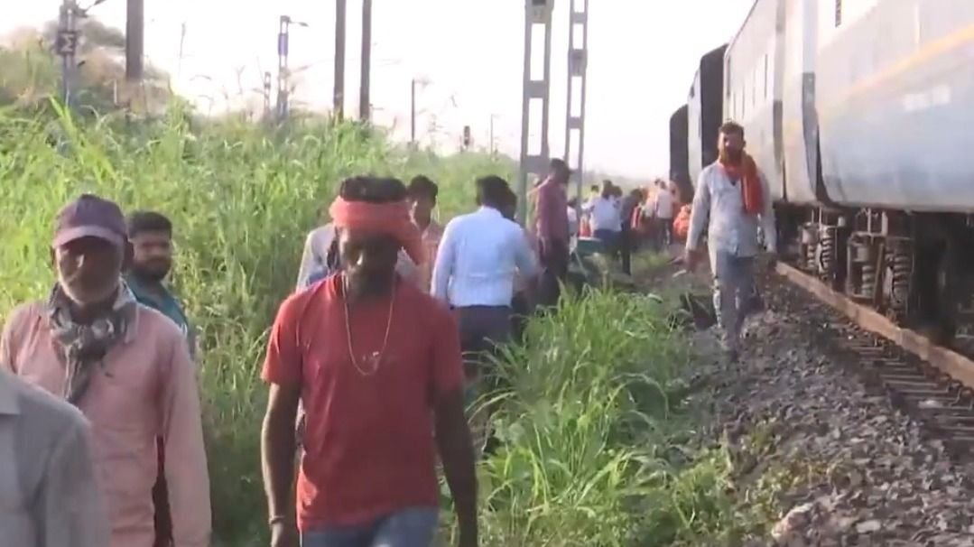 three coaches of goods train derail near bhopal 1726506471497 16 9 i6f67T