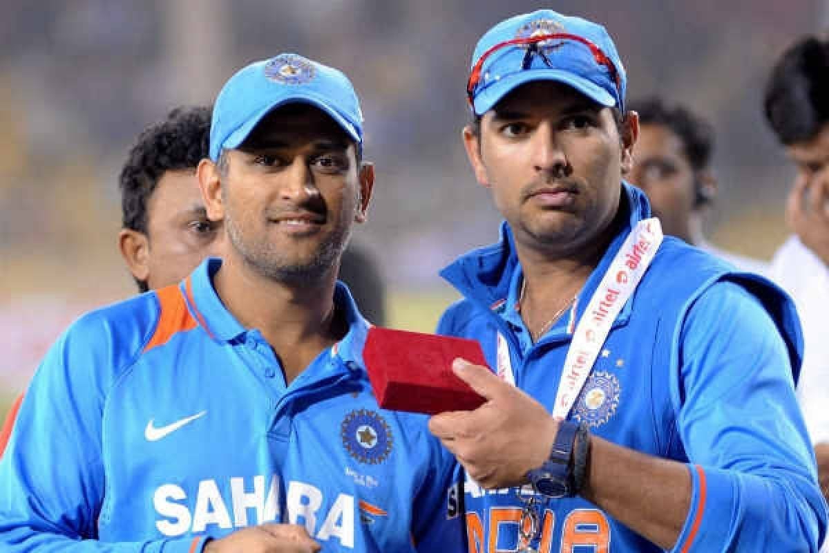 Dhoni and yuvraj singh 2024 10 3396731b05f37a3d68b3f77131e0bda6 3x2 sQFg52