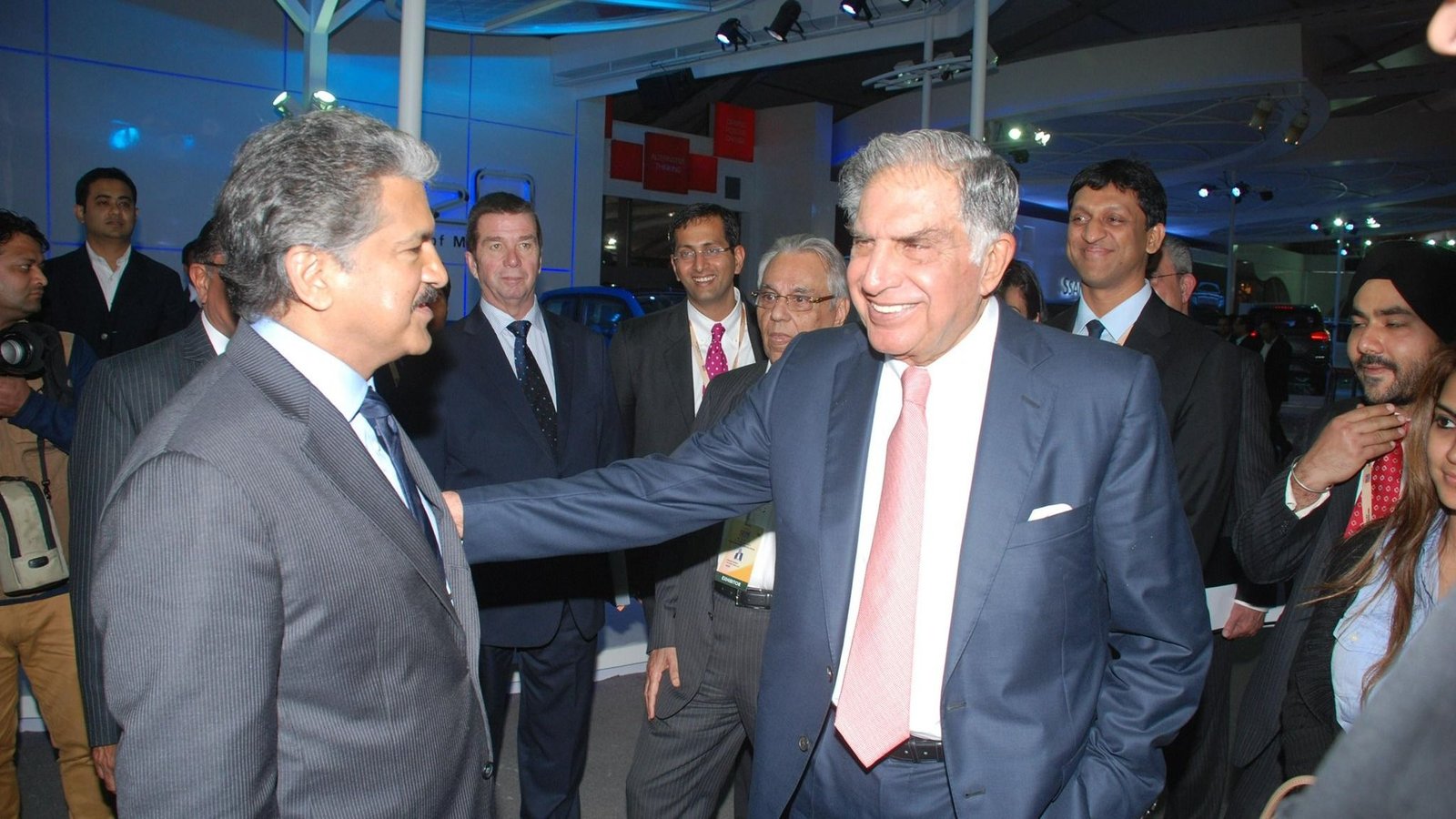 anand mahindra shares interesting moment of meeting with ratan tata 1728620052491 16 9 wjUtuw