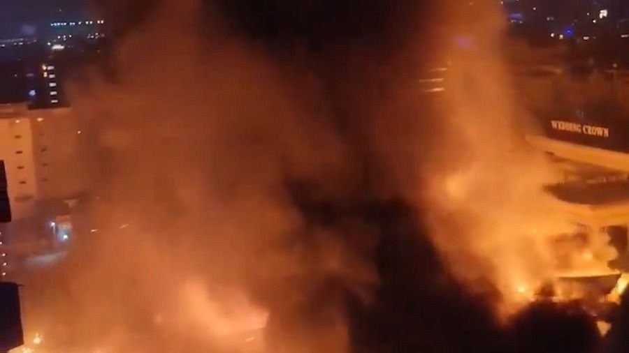 fire breaks out in a banquet hall in noida 1730258260452 16 9