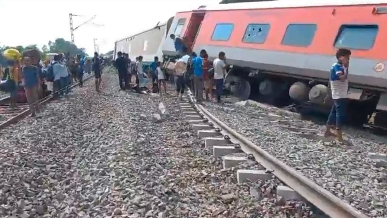 gonda train accident 1721314020148 16 9