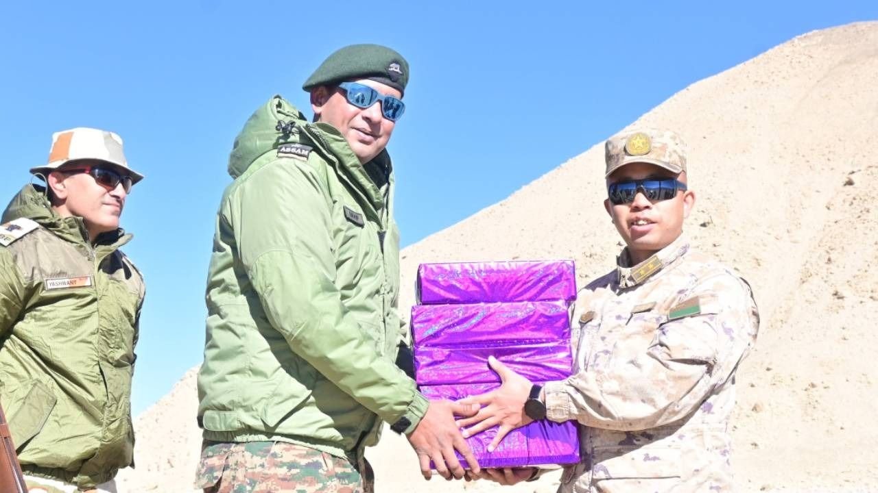 india and chinese army soldiers exchange sweets 1730363558589 16 9 f3XEVT