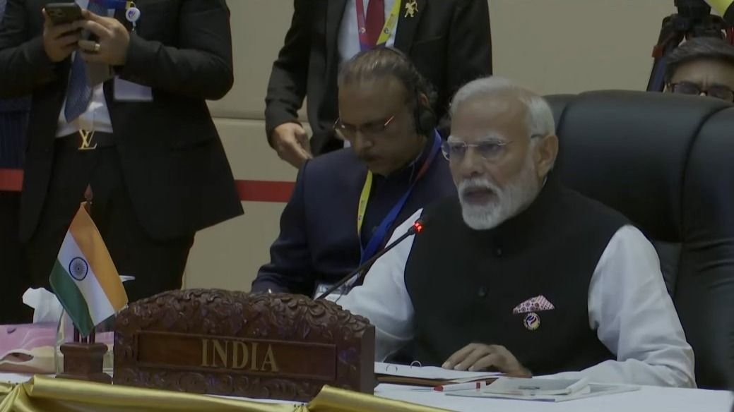 pm modi in asean india summit 1728563035884 16 9 eakAaz