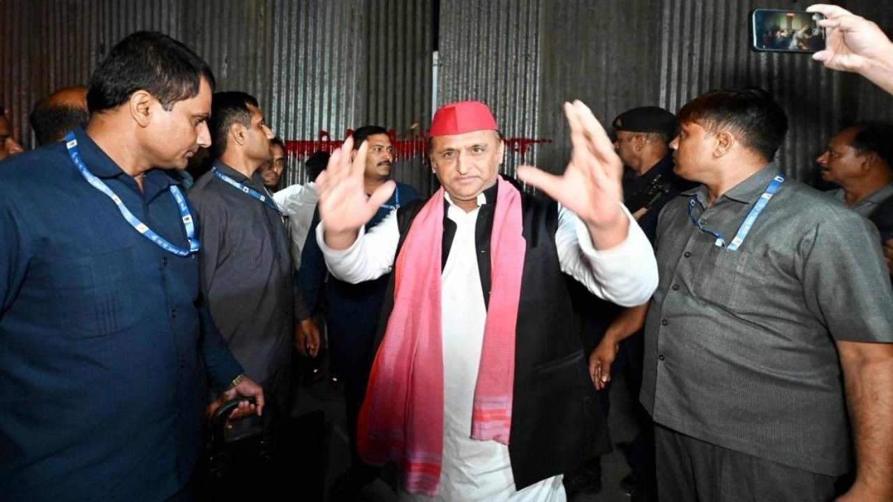 samajwadi party chief akhilesh yadav 1728617653858 16 9 1jt9fZ