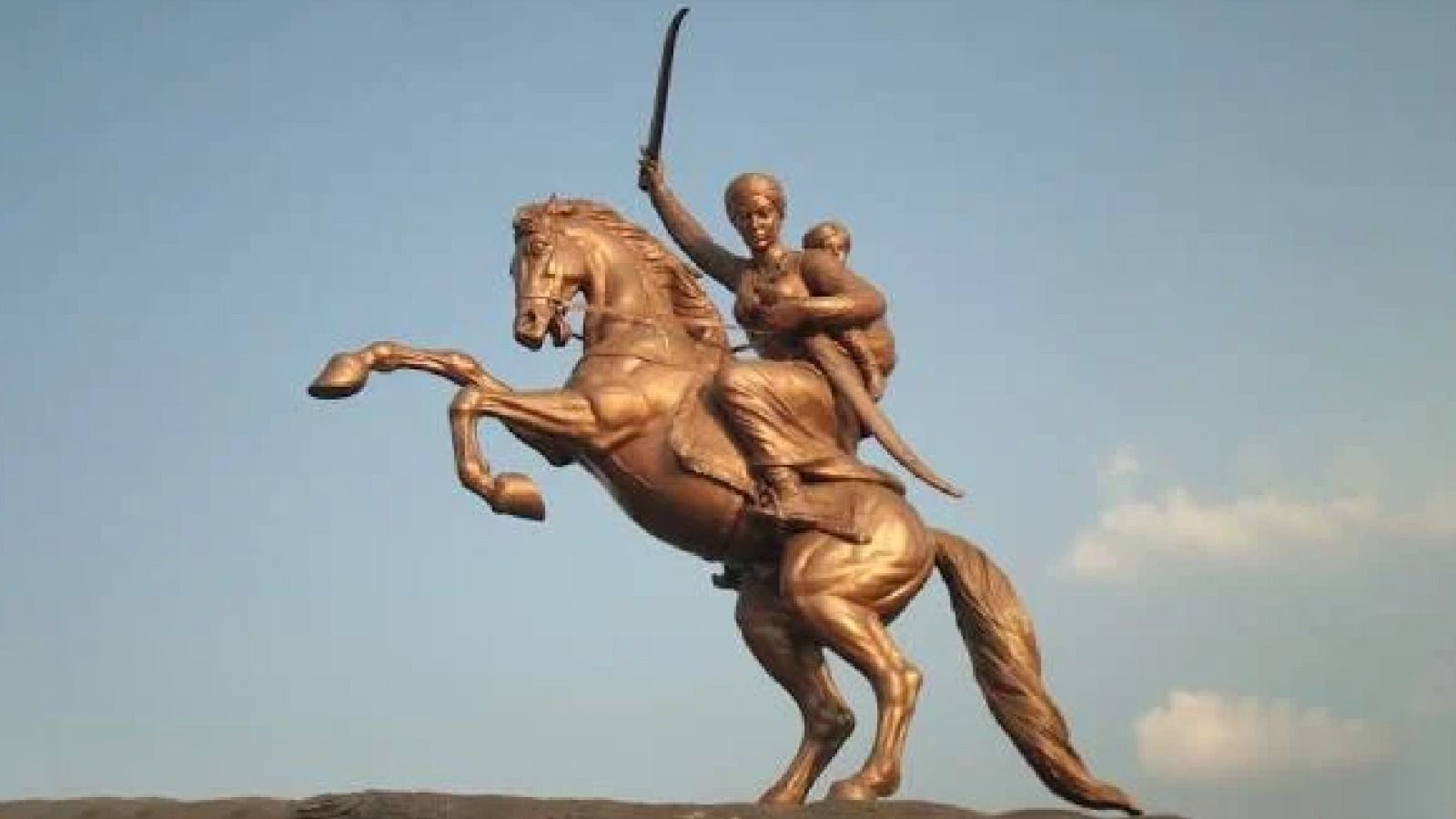 statue of rani laxmibai installed near shahi idgah 1727973962777 16 9 o9V5Ek