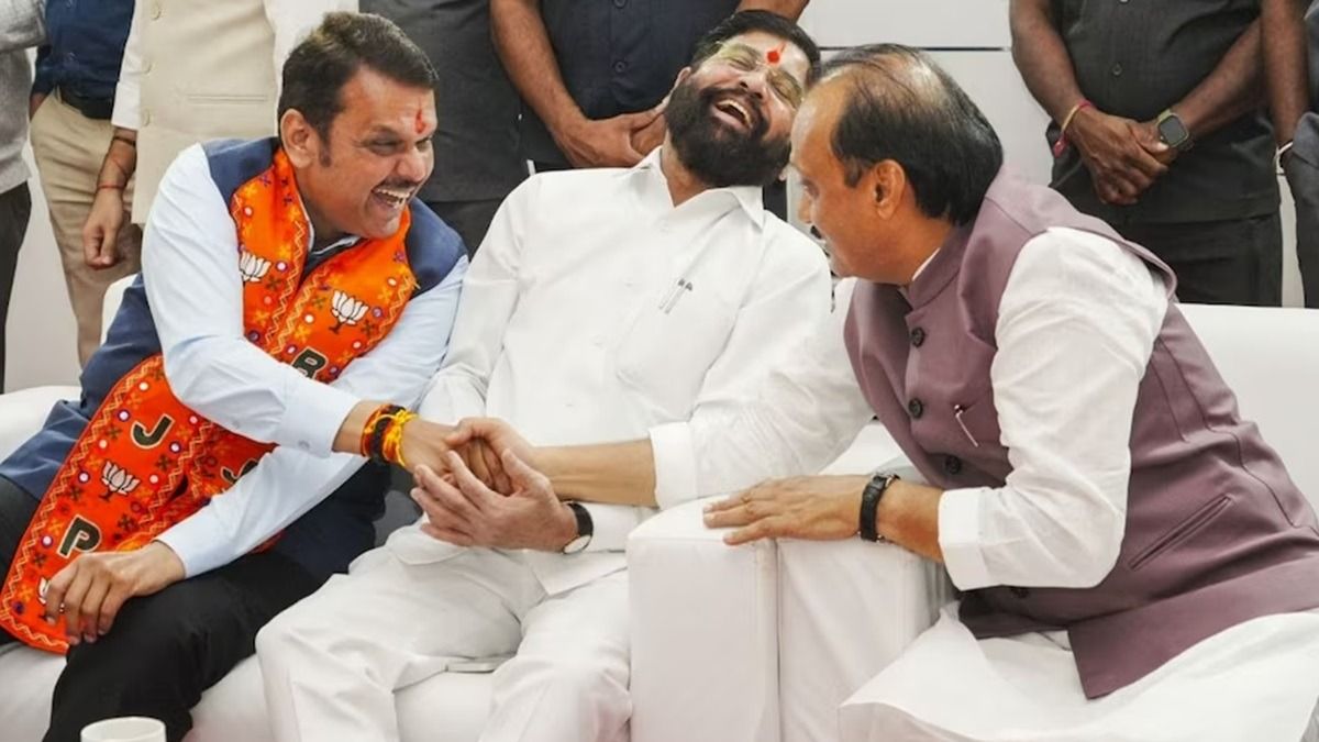 fadnavis along with cm eknath shinde and deputy cm ajit pawar 1732363332698 16 9 YatAUX