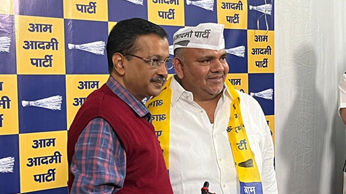 former congress mla sumesh shokeen joins aap 1731917381531 16 9 Jv7wAb