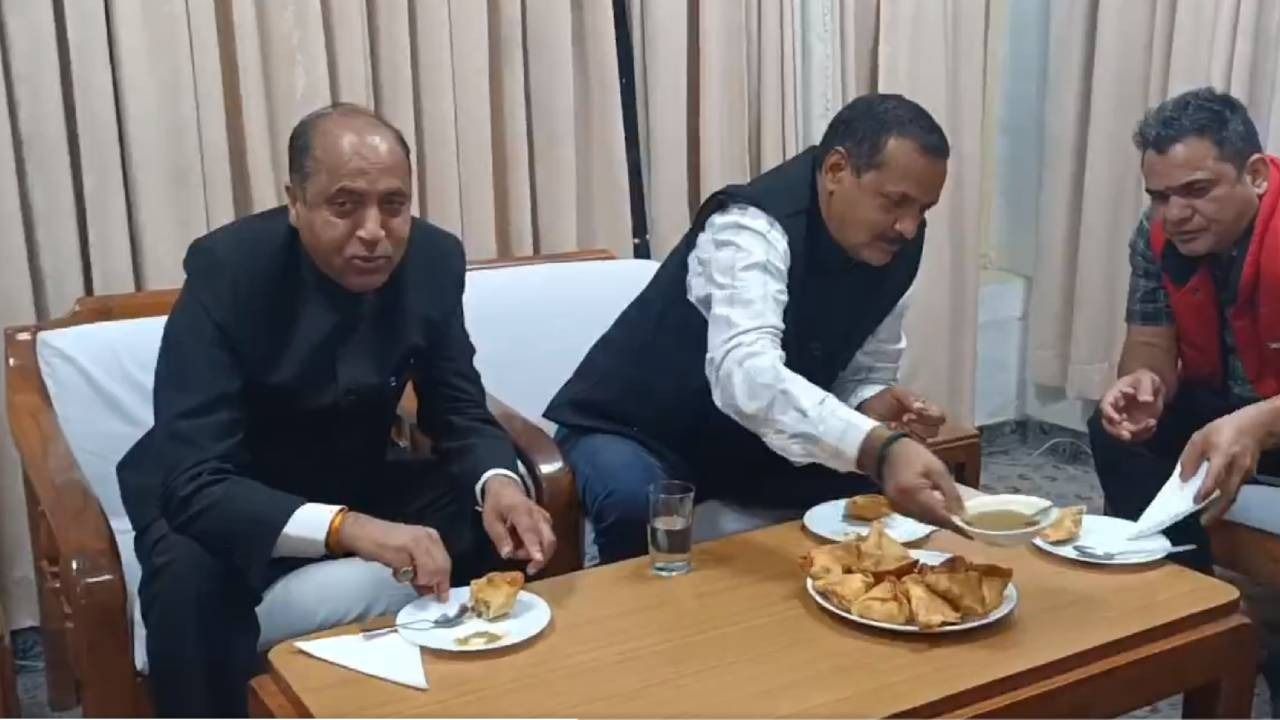 himachal pradesh jairam thakur samosa party 1731131154425 16 9 HGNAUt