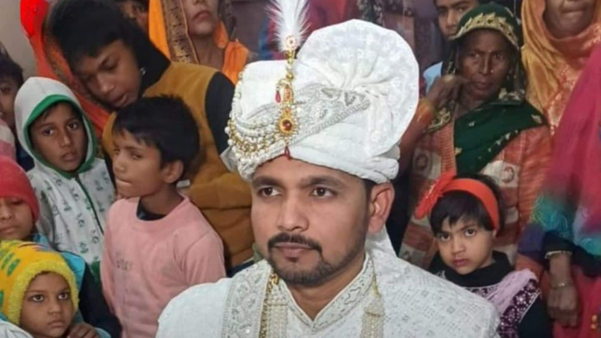 Dalit Groom E1mZCE