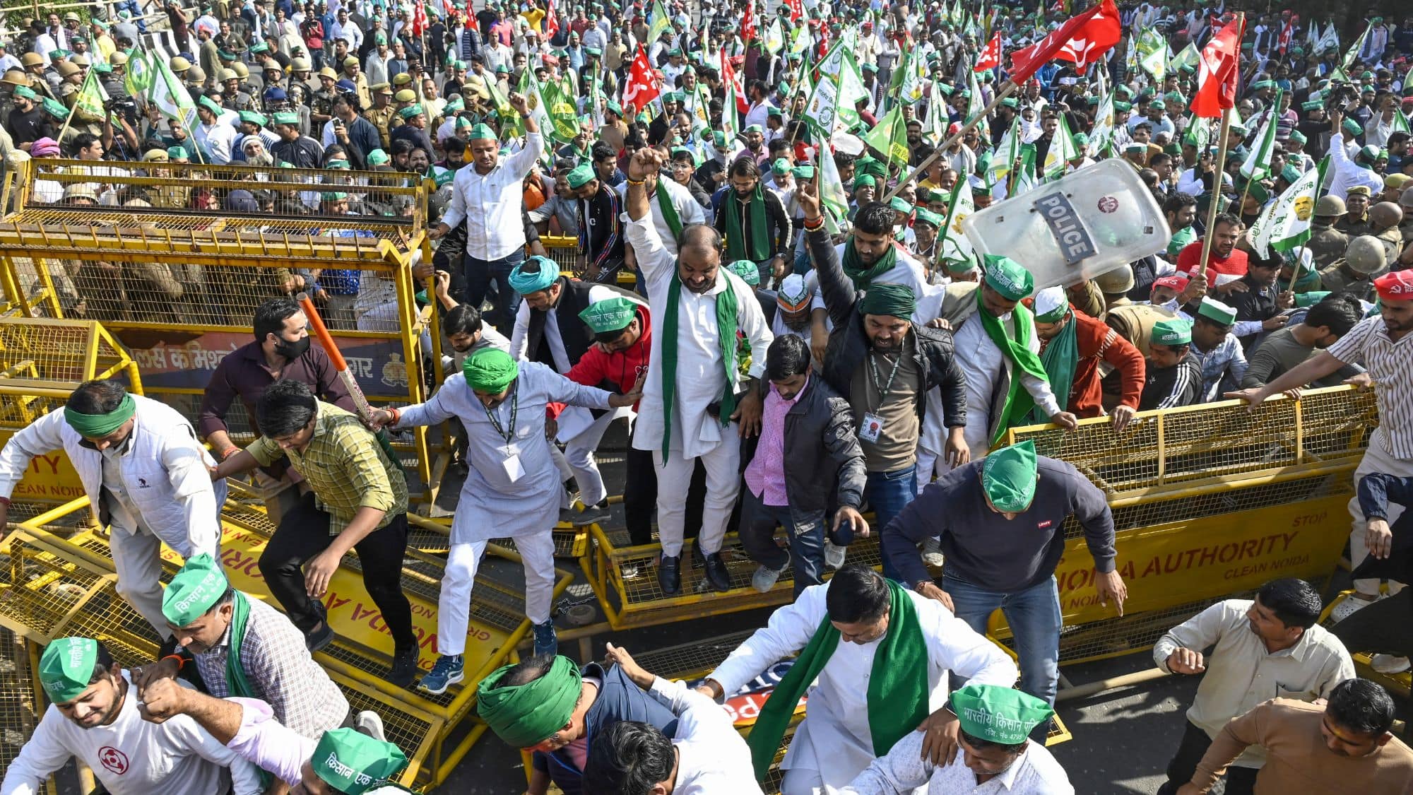 Farmers Protest Noida BQOeGC