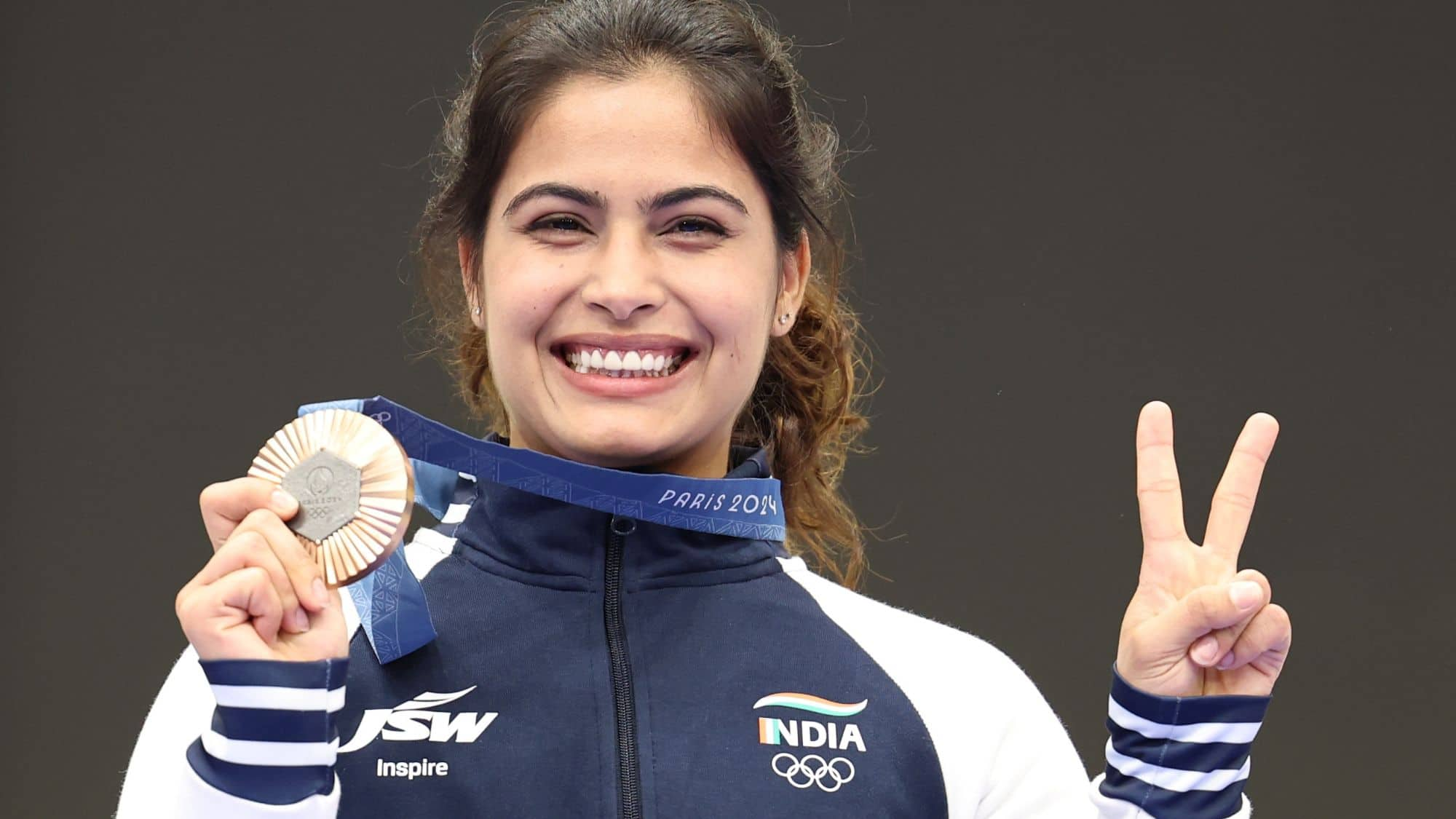 Manu Bhaker Medal ubNutm