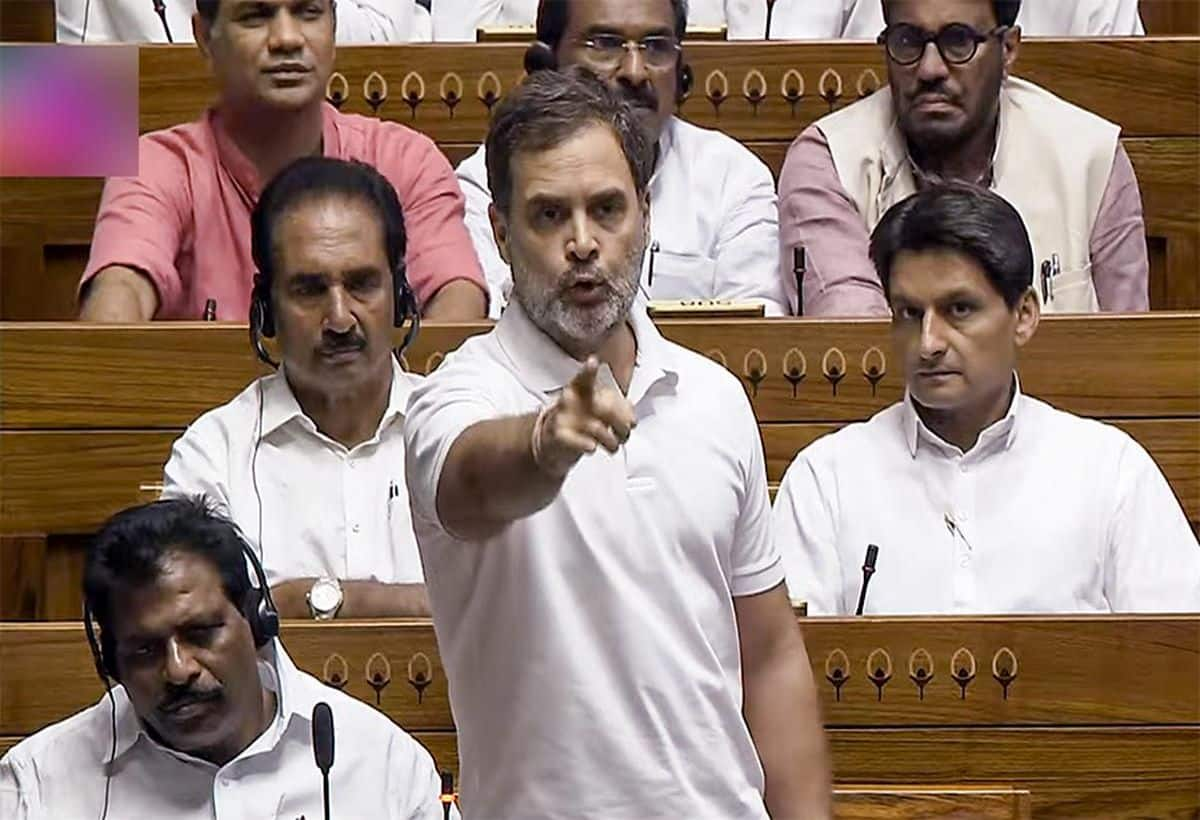 RahulGandhiinLokSabha tiMtbl