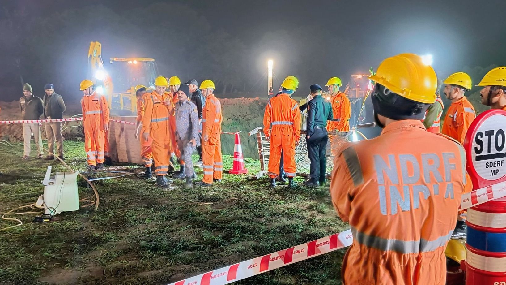 madhya pradesh 10 year old boy falls into borewell in guna rescue operation underway 1735426935839 16 9