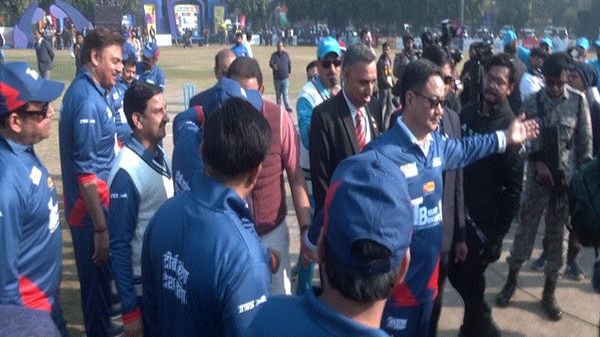 parliamentarians play a friendly cricket match at delhi s major dhyan chand stadium 1734249225327 16 9