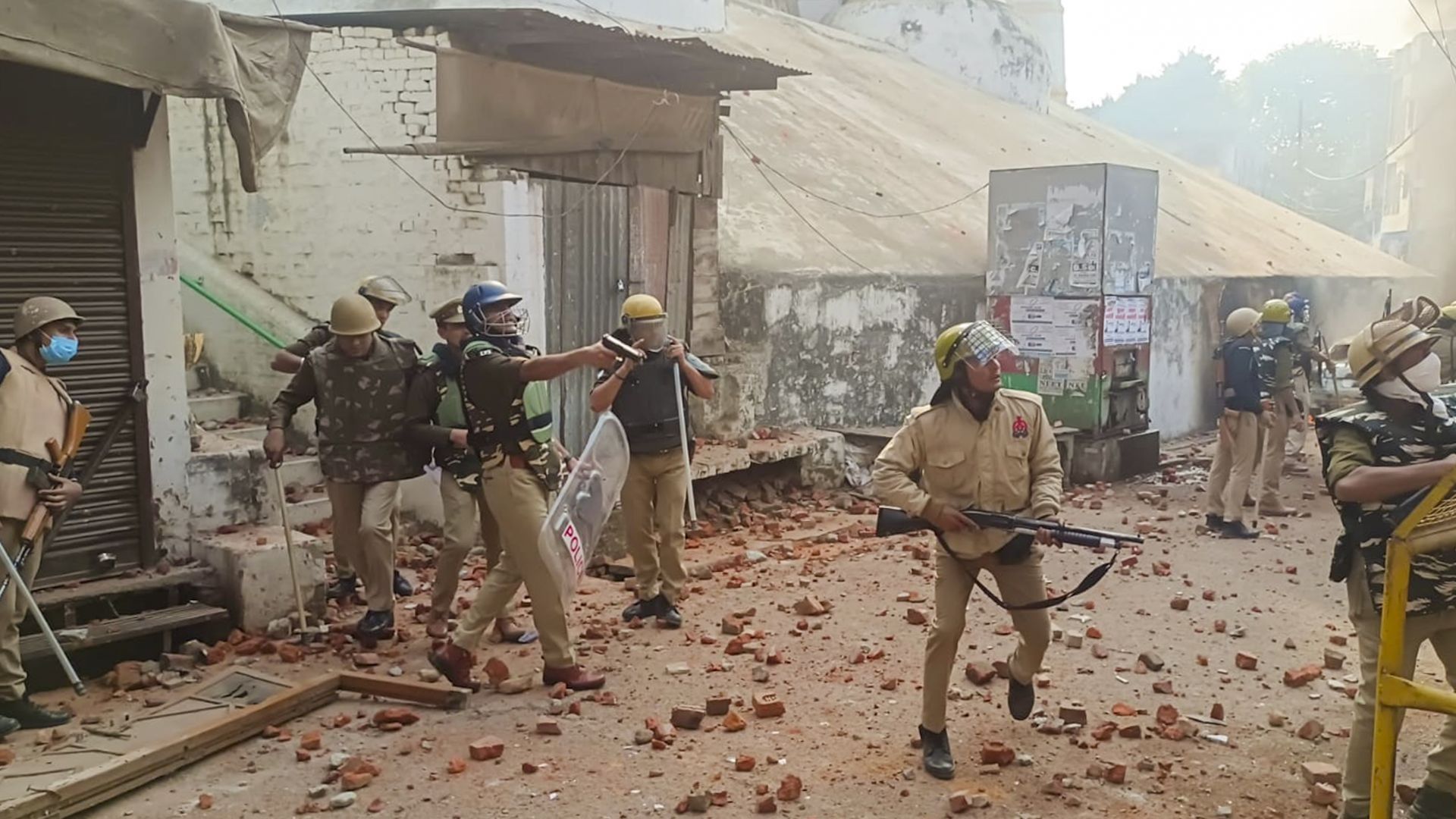 Sambhal Violence: संभल हिंसा में पुलिस को बड़ी कामयाबी, 7 दंगाई गिरफ्तार, अबतक 47 चढ़े पुलिस के हत्थे