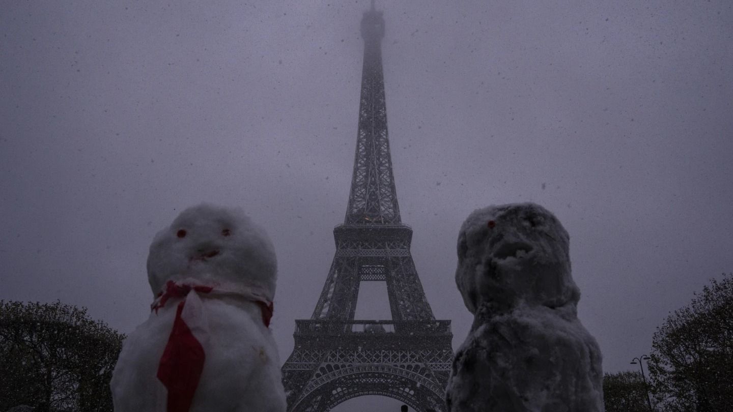 snow falls in paris 1732298719543 16 9 EnLSUf