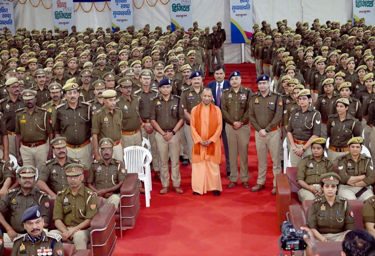 MahaKumbh police mwcVru