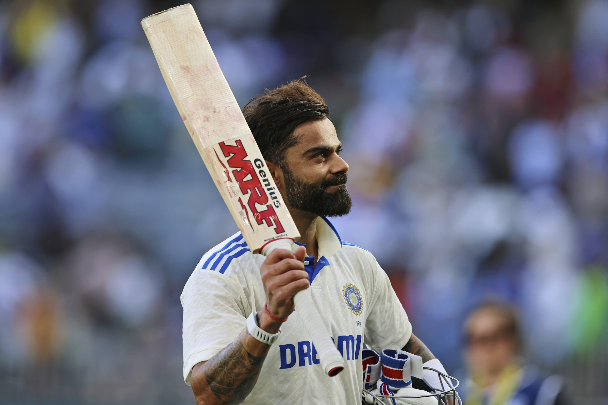 Virat Kohli celebrates his century AP66 2024 11 d2827dabe8f3a7cac539f50208fc1fd6 scaled u3fdhh