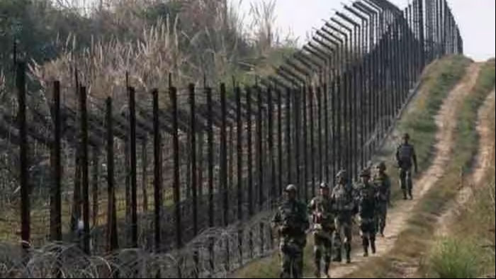 bsf shoots dead intruder attempting to infiltrate into indian territory along india pakistan border in ganganagar 1735133697849 16 9 GW777J