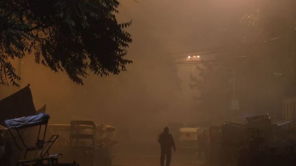 dense fog blankets delhi on christmas 1735099001995 16 9 wugcvs