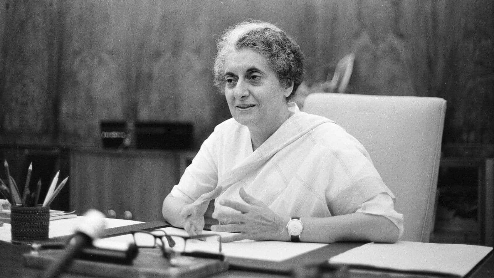 indiragandhi OZna7y