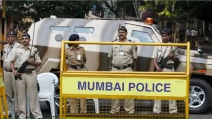 mumbai police 080609 16x90 170046493428016 9 7ARtyP