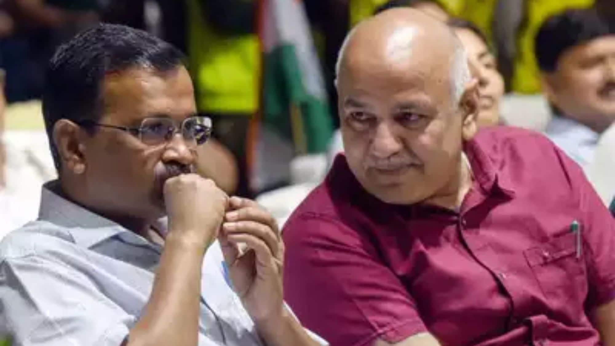 Arvind Kejriwal Manish Sisodia OHUKAX