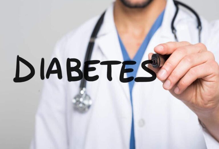 Diabetes Treatment: डायबिटीज के मरीज दिन में कभी न सोएं, डॉक्टर ने बताए ये उपाय, ब्लड शुगर रहेगा कंट्रोल