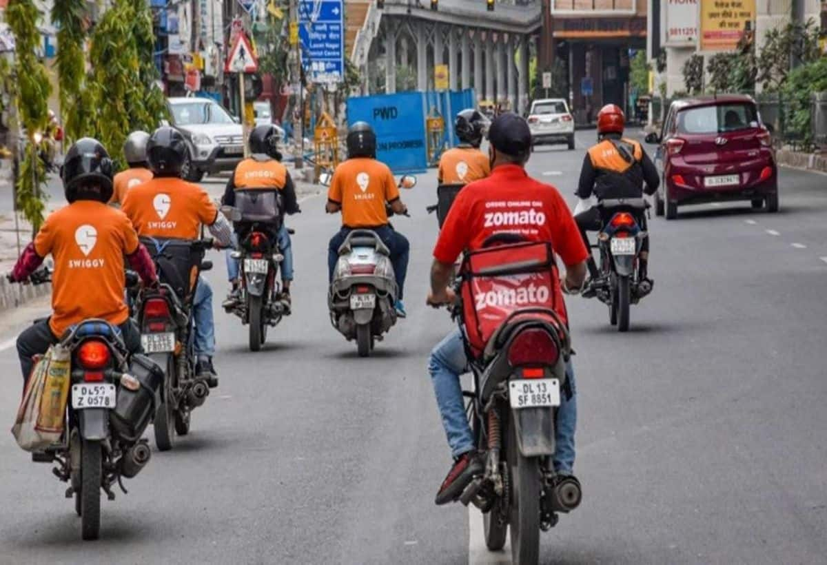 Zomato Swiggy Delivery Boy 7FGYw6