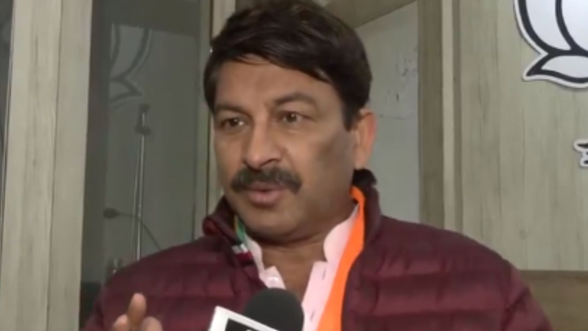 manoj tiwari praised budget 1738474387727 16 9 1Y0RRs