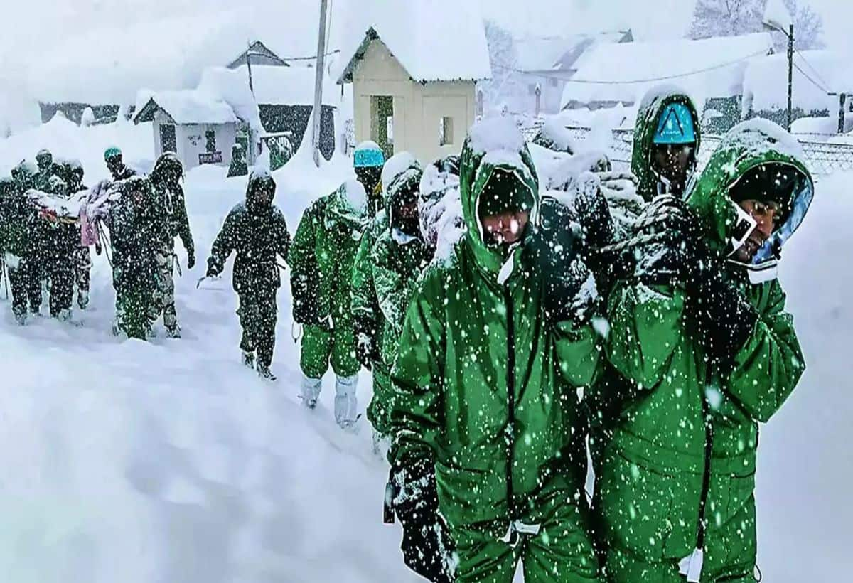 Uttarakhand Avalanche: उत्तराखंड हिमस्खलन हादसे में मृतकों की संख्या 5 हुई, बर्फ में फंसे 3 मजदूरों की तलाश जारी