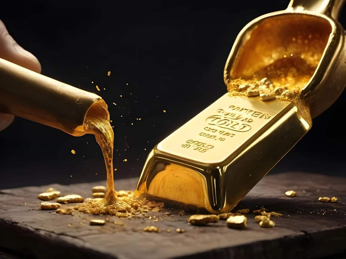 Gold Price Today: होली से पहले लगातार सस्ता हो रहा है सोना-चांदी, चेक करें गोल्ड रेट