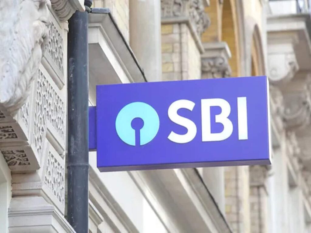 SBI बैंक ने होली से पहले ग्राहकों को दी राहत, नहीं बढ़ाया MCLR, जानिये क्या कम होगी EMI?