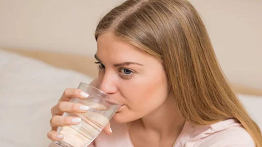 Drinking Water: आपके घर में पीने वाला पानी कितना साफ? इन आसान तरीकों से करें जांच