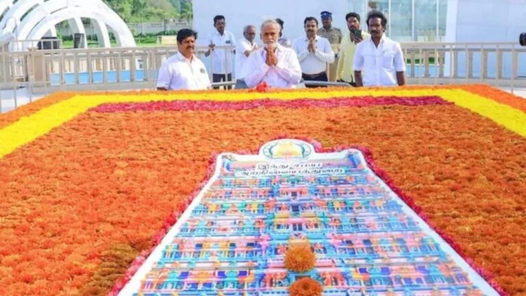 करुणानिधि स्मारक की सजावट पर सियासी घमासान! मंदिर प्रतीक को लेकर BJP ने की DMK की आलोचना, बताया 'अहंकार की पराकाष्ठा'