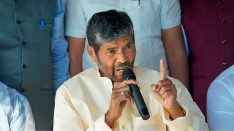 Bihar Chunav 2025: NDA छोड़ा अब महागठबंधन का थामेंगे दामन! चिराग पासवान के चाचा पूर्व केंद्रीय मंत्री पशुपति पारस का क्या होगा अगला कदम?