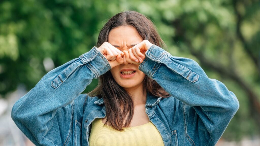 Heatwave Alert: गर्मी में आंखों को न करें नजरअंदाज, ये लक्षण हो सकते हैं Eye Stroke के संकेत