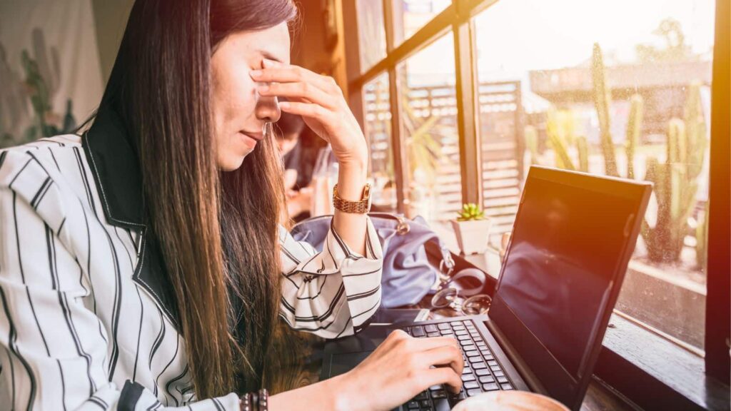 Eye Care Tips: आंखें रहेंगी हेल्दी, स्क्रीन का असर होगा कम – जानिए कैसे करें 20-20-20 नियम को फॉलो