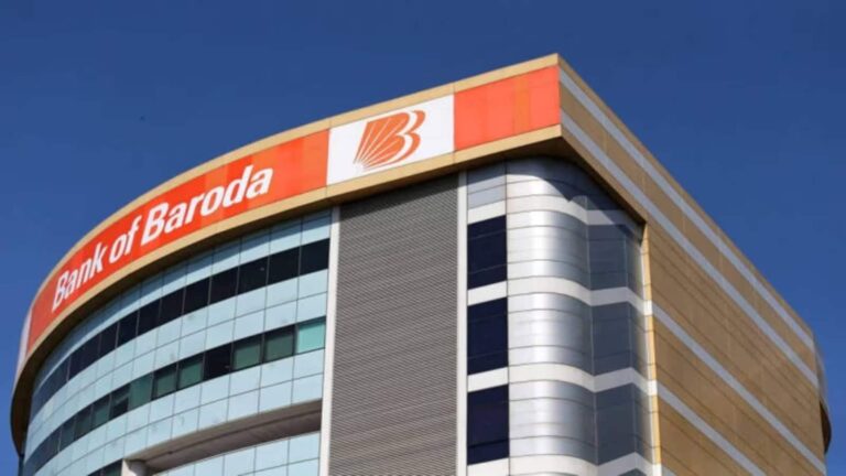 Bank of Baroda में LIC ने हिस्सेदारी बढ़ाकर की 7.05%, शेयर 3% चढ़कर बंद