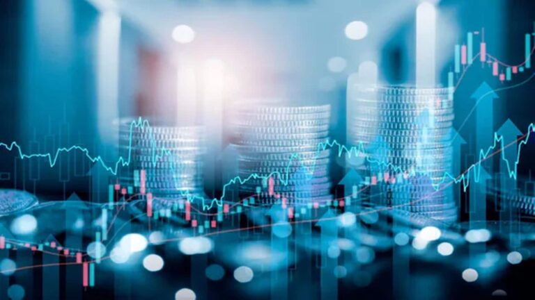 Tata Group Stocks: बेच रहे MFs और FPIs, खरीद रहे खुदरा निवेशक, भारी गिरावट से भी नहीं थमा क्रेज