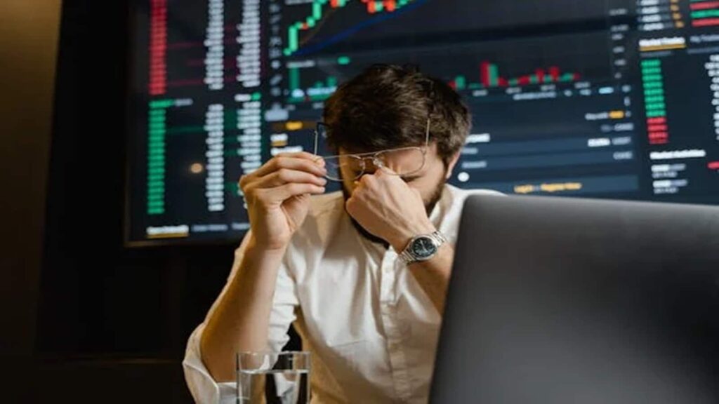 Stock Crash: आईपीओ प्राइस से आधे भाव पर यह शेयर, आप भी फंसे हैं तीन साल पहले लिस्ट हुई इस कंपनी में?