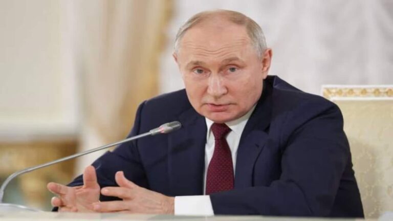Russia-Ukraine War: रूस-यूक्रेन जंग को लेकर आई बड़ी खबर, राष्ट्रपति पुतिन का ऐलान - तीन दिनों तक नहीं होगी कोई जंग