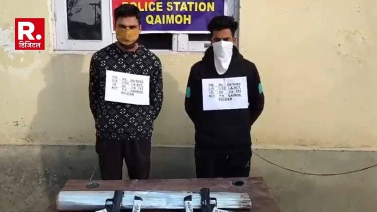 आतंकियों से निपटने को Kashmir में उतरी Rashtriya Rifles, संयुक्त ऑपरेशन में आतंकियों के मददगार 2 OGW गिरफ्तार, असलहा बरामद