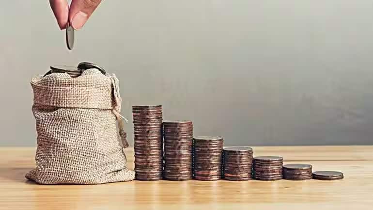 RBI के रेपो रेट घटाने के बाद 5 बैंकों ने FD पर घटाया इंटरेस्ट, चेक करें डिटेल्स