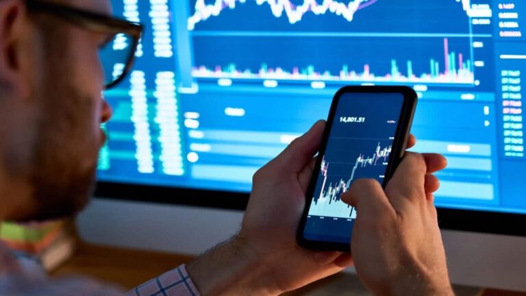 Multibagger Stock: केवल 8 महीनों में ₹1 लाख के बने ₹31 लाख, अब स्टॉक होगा स्प्लिट