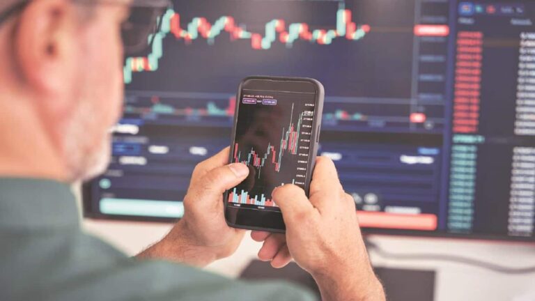 Market Outlook: बाजार में टैरिफ को लेकर अनिश्चितता अभी भी कायम, आईटी सेक्टर को लेकर चुनौतियां बरकरार