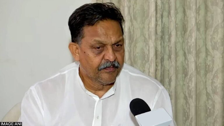 'अगर हिम्मत है तो गिरफ्तार करें, कोई रेप या...', संभल के सांसद बर्क के समर्थन में अफजाल अंसारी का भड़काऊ बयान